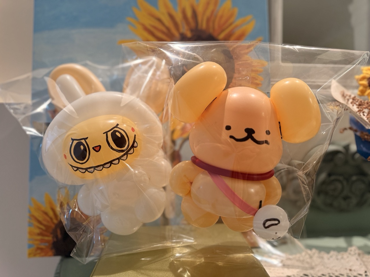 Bunny and Pompompurin character balloon gift bags